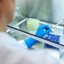 ΗΠΑ: Νέο φάρμακο για τον κορωνοϊό δοκιμάστηκε με επιτυχία σε πειραματόζωα και ανθρώπινα κύτταρα